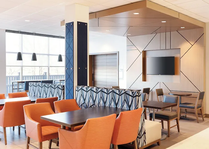 Holiday Inn Express & Suites Austin South By Ihg